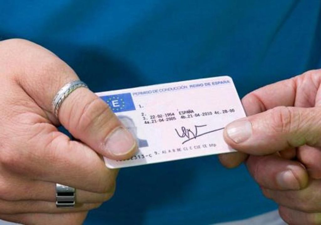 Qué es el carné de conducir en España