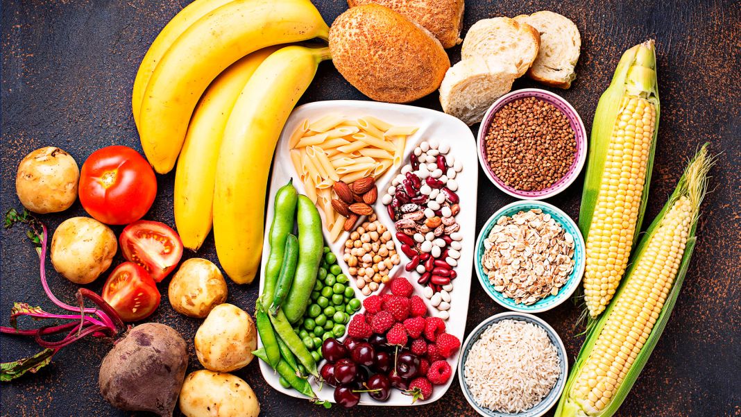 Ingerir una cantidad adecuada de fibra es un paso esencial para mantener un sistema digestivo saludable.