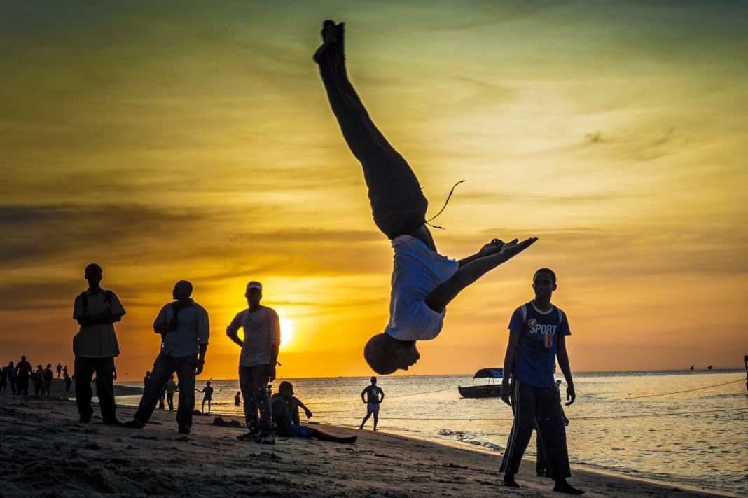 LA INFLUENCIA DE LA CAPOEIRA EN LA MODERNIDAD