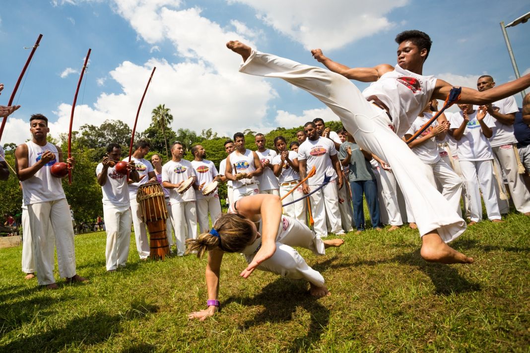 INCORPORANDO LA CAPOEIRA EN TU RUTINA DIARIA