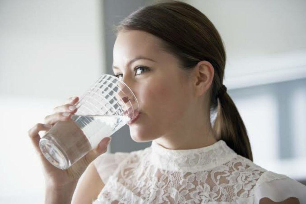 BENEFICIOS FISIOLÓGICOS DEL AGUA