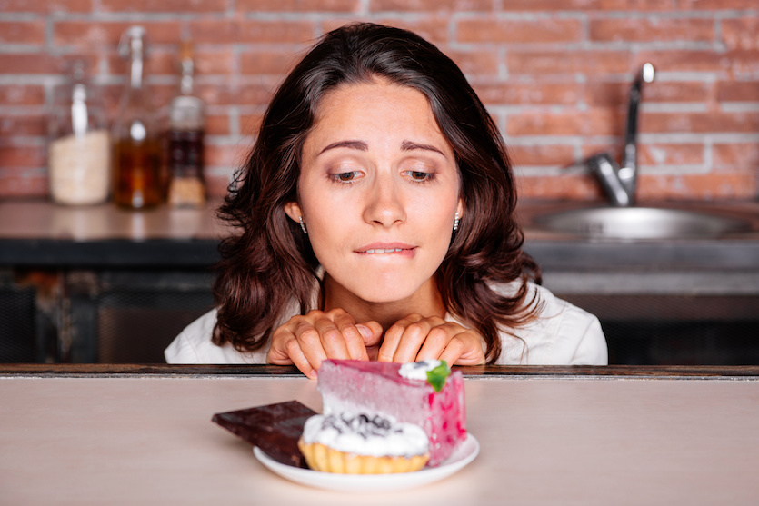 Estrategias para manejar los antojos de azúcar