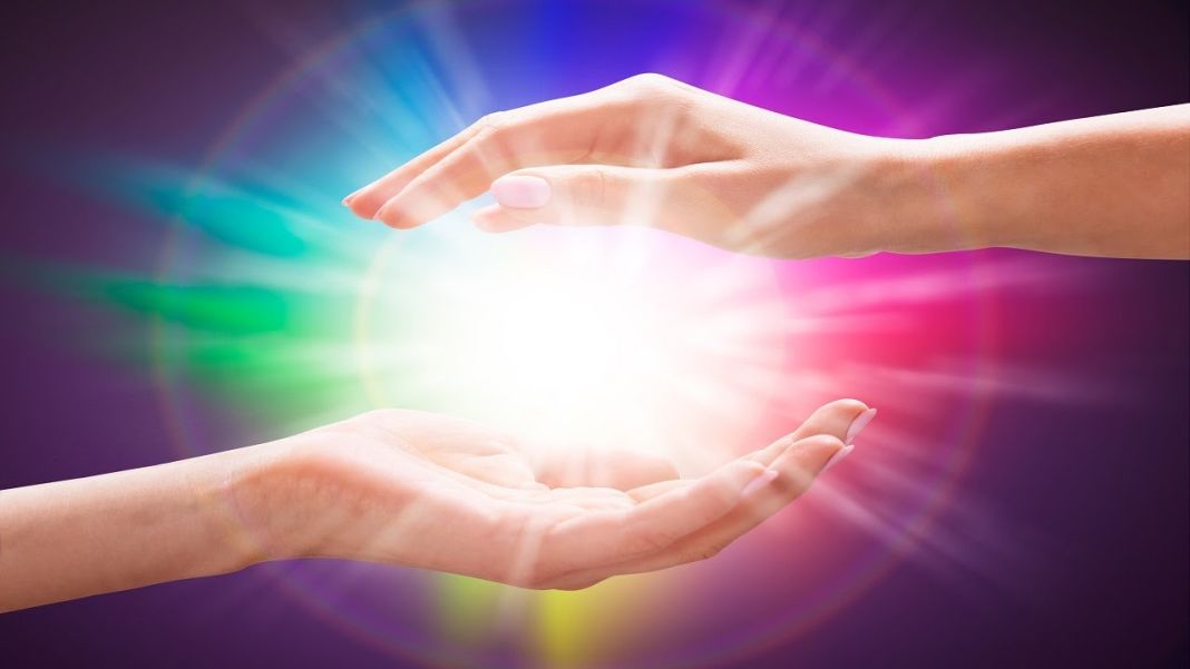 ¿MAGIA O CIENCIA? LA EFICACIA DEL REIKI BAJO LA LUPA