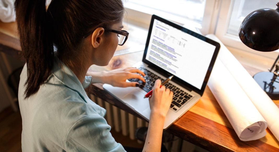 EDUCACIÓN: SEMBRANDO LAS SEMILLAS DE LA DISRUPCIÓN