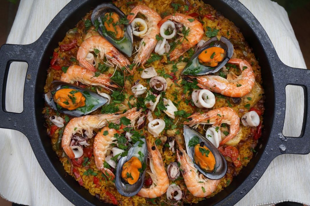 PAELLA VALENCIANA LA LISTA DE INGREDIENTES: ELLOS MARCAN EL RUMBO
