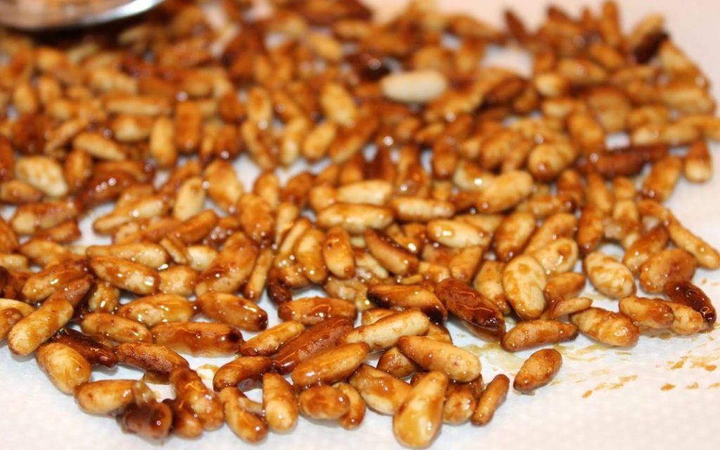 Piñones caramelizados