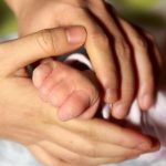 Masaje conmovedor para bebés aplicación práctica y masaje para cólicos