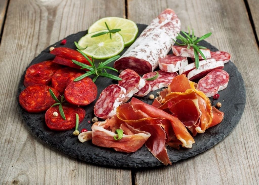 Las razones por las que no deberías comer salchichón 1 Vida.es ¿Qué es el salchichón?