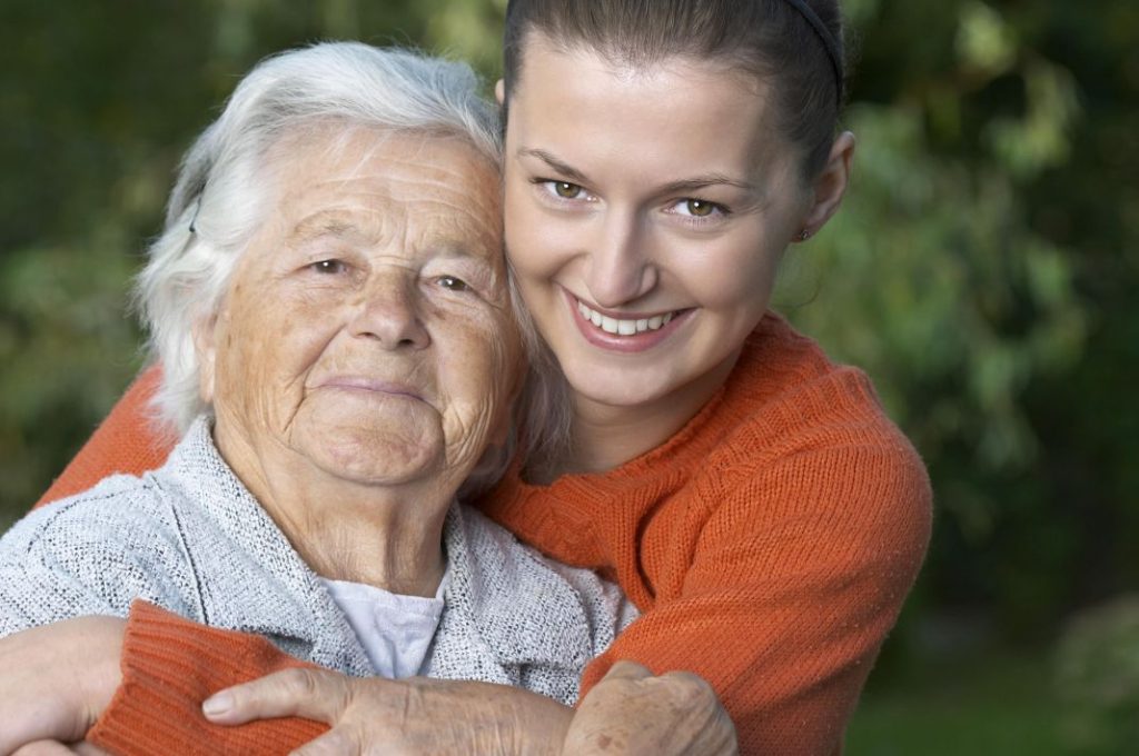 ¿Conoces cuáles son las tareas de un cuidador para una persona mayor?