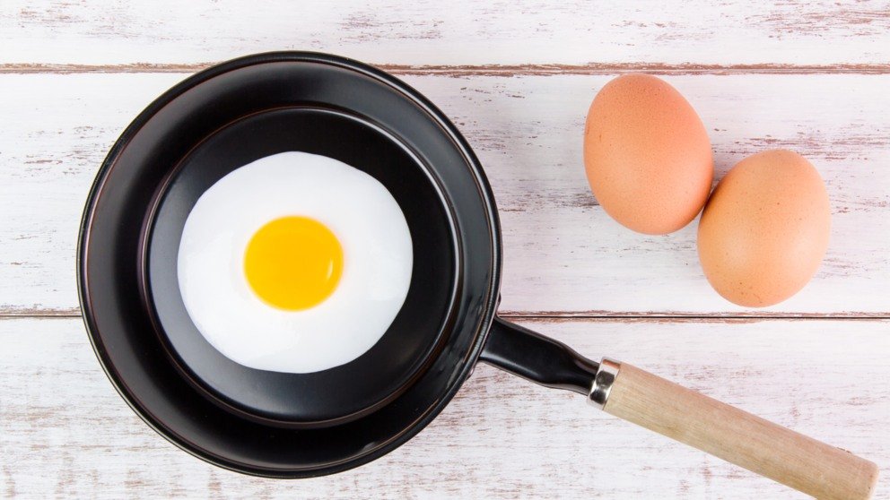 ¿Qué tan saludables son los huevos fritos?