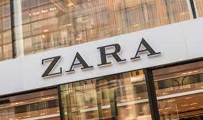 Zara tiene los pantalones anchos de pinzas para disimular los kilos de más