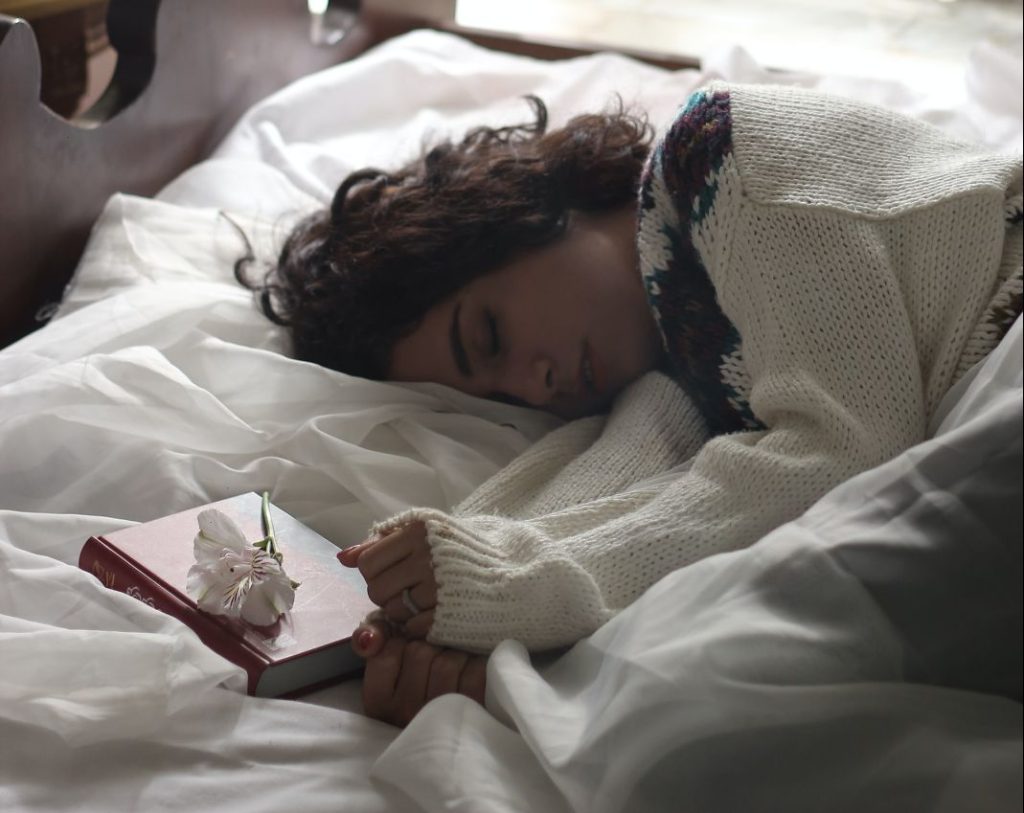 Por qué deberías dormir del lado derecho 1 Vida.es Por qué deberías dormir del lado derecho