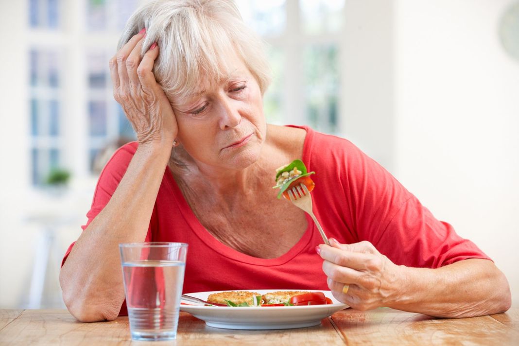 Razones para la falta de apetito en personas mayores