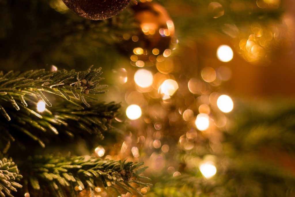 Ideas sencillas para decorar el árbol de Navidad