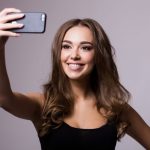 Qué es la dismorfia del selfie y por qué debes tener cuidado si la tienes