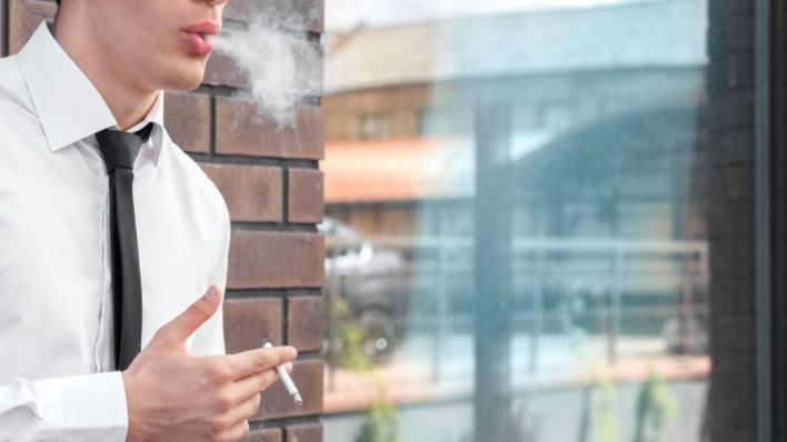 Estas son las veces que puedes salir a fumar en el trabajo 1 Vida.es El humo del trabajo daña a otros