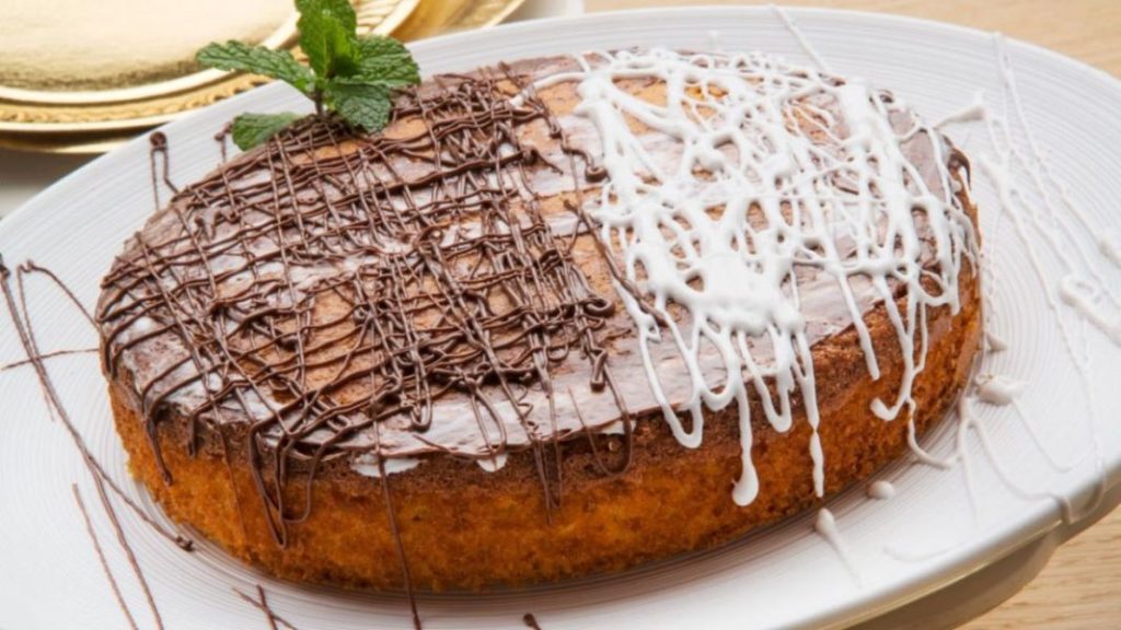 La tarta de zanahoria y nueces que está mil veces mejor que la de Jordi Cruz 1 Vida.es Los ingredientes para la tarta de zanahoria y nueces