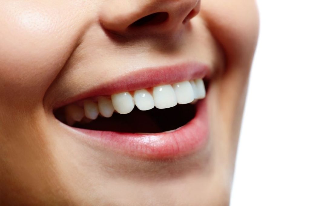 Alimentos que ayudan a tener unos dientes blancos y bonitos 1 Vida.es ¿Qué remedios caseros ayudan a tener dientes blancos?