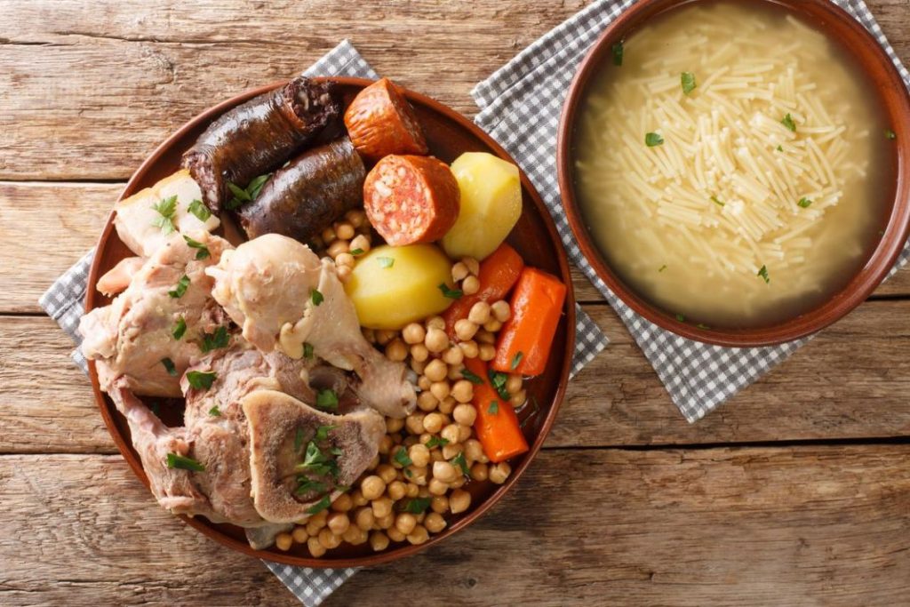 Así puedes hacer una sopa de cocido sin garbanzos y la mitad de tiempo 1 Vida.es El cocido es un guiso típico español