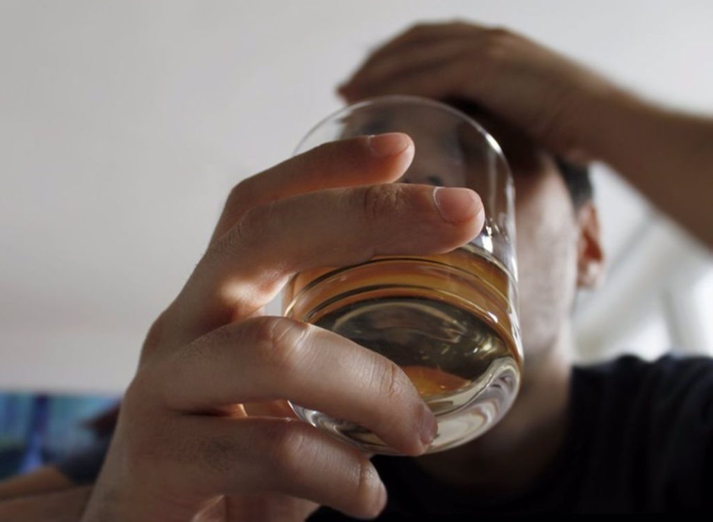 Así sufre tu cerebro cuando tomas alcohol 1 Vida.es ¿Por qué la gente bebe alcohol?