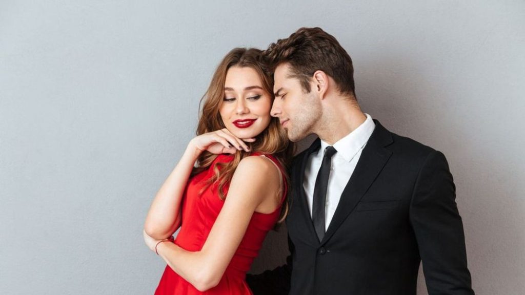 La regla para triunfar si te atrae una persona del trabajo 1 Vida.es ¿Coquetear en el trabajo? Cada tercera persona ya se ha enamorado de un colega