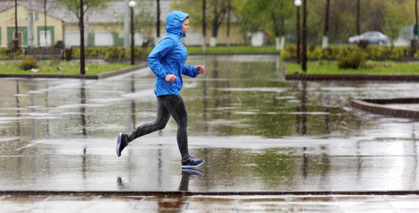 Correr con lluvia fortalece el sistema inmunológico