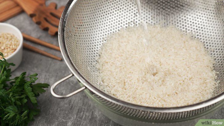 ¿Por qué deberías lavar la mayoría del arroz?