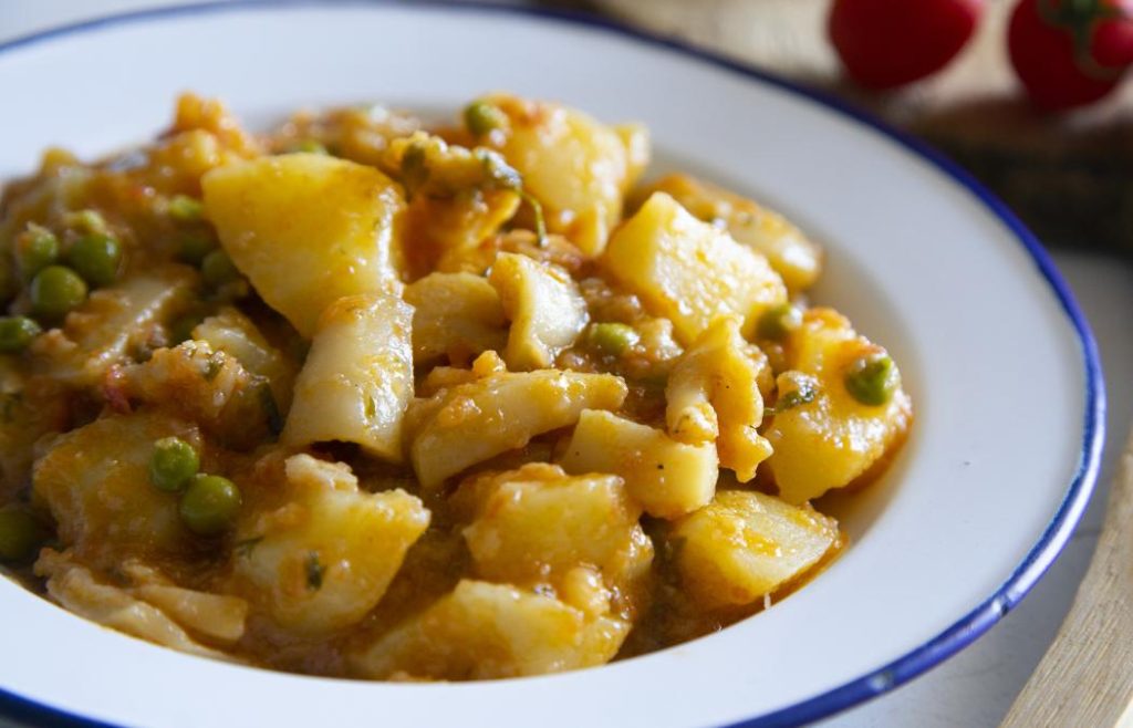 Así puedes cocinar sepia con patatas y que quede deliciosa 1 Vida.es Macronutrientes