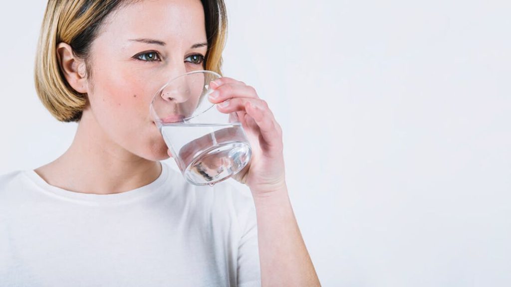 Buena hidratacion a traves de la ingesta de agua Vida.es