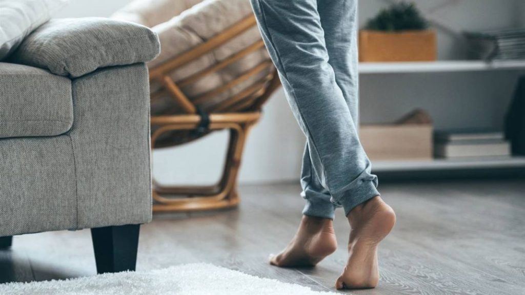 Las ventajas de caminar descalzo que no conocías 1 Vida.es Uso de zapatos