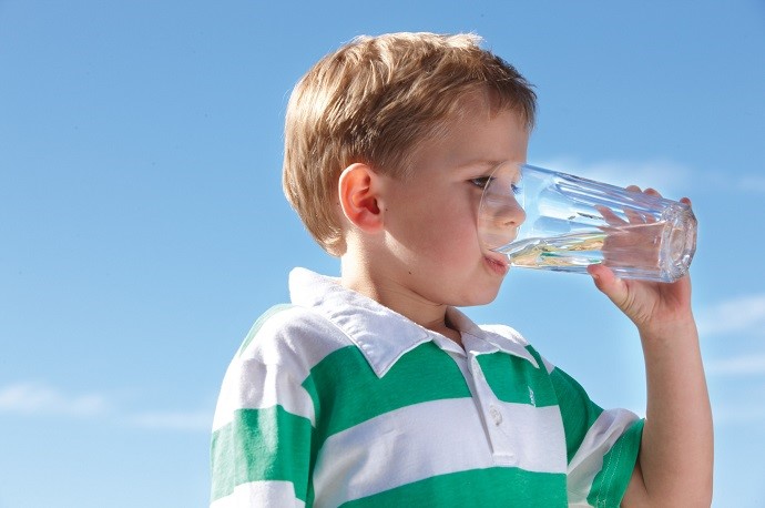 Qué se puede hacer para mejorar la hidratación en los niños