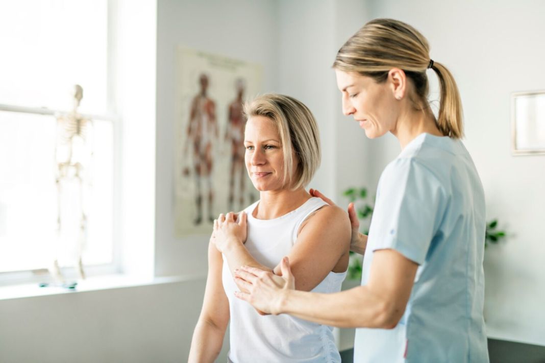 Cómo la fisioterapia puede mejorar la flexibilidad y la movilidad