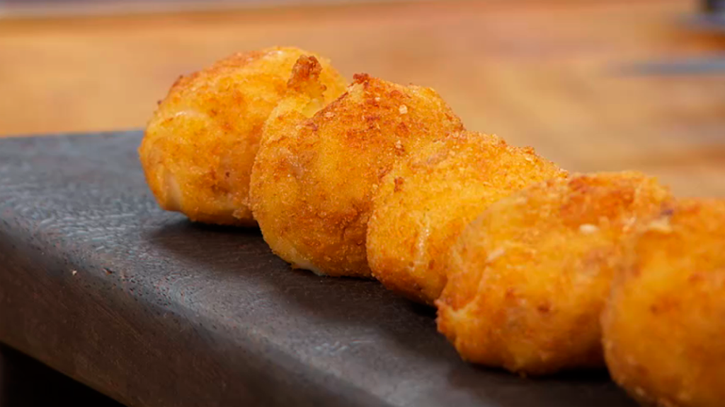 El truco de Dani García para mejorar la masa de las croquetas caseras  1 Vida.es ¿De dónde vienen las croquetas?