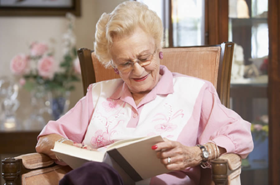¿Por qué deberían leer las personas mayores? 