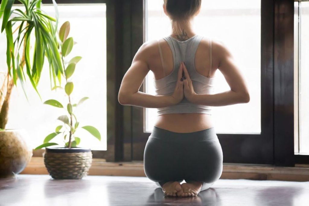 ¿Cómo empiezo una práctica de yoga en casa? 