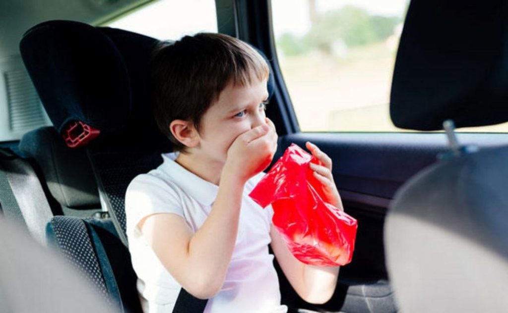 Recomendaciones de la DGT para no marearse en el coche 1 Vida.es ¿Cómo se produce el mareo por movimiento?