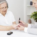 Diabetes en la tercera edad: cómo prevenir complicaciones