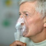 Tercera edad y los problemas respiratorios:  causas, síntomas y tratamientos