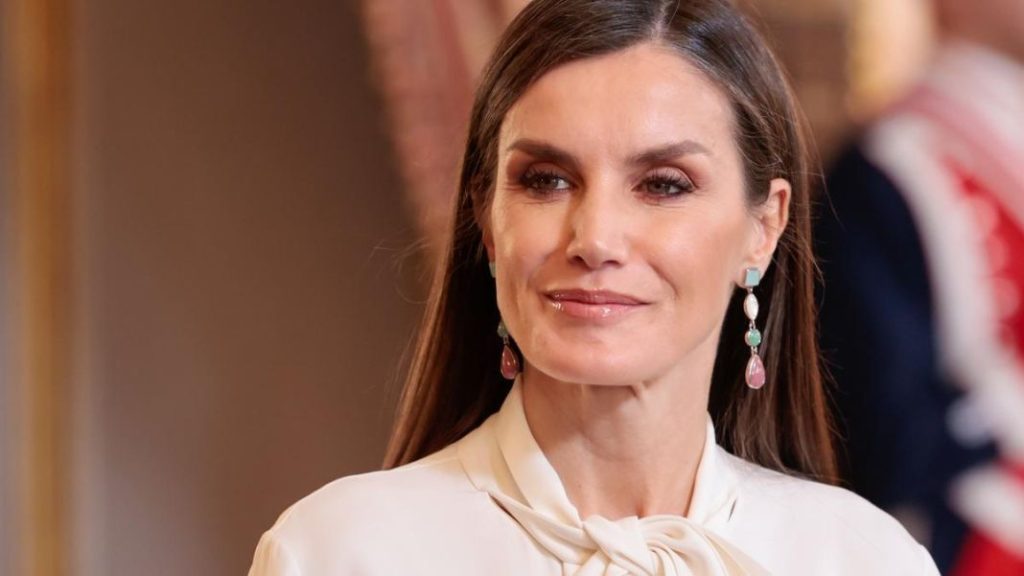 El truco de la reina Letizia para un maquillaje elegante y sutil 1 Vida.es Preparación de la piel