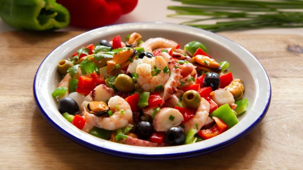 Cómo hacer un salpicón de marisco refrescante y rico 1 Vida.es ¿Dónde se originó el salpicón de marisco?