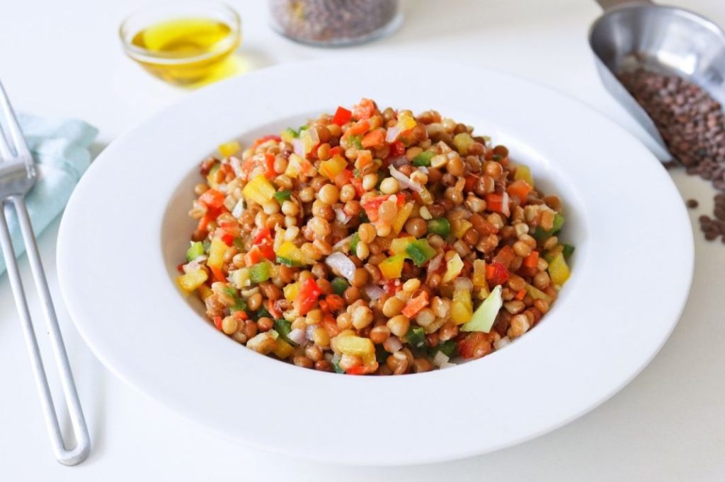 Así puedes hacer la mejor ensalada del verano con unas lentejas de bote 1 Vida.es Origen de la ensalada de lentejas de bote