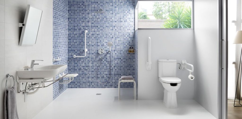 Cómo adaptar el cuarto de baño para gente mayor 1 Vida.es Sustituye la bañera por una ducha accesible