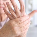 Consejos para evitar el dolor de articulaciones en ancianos