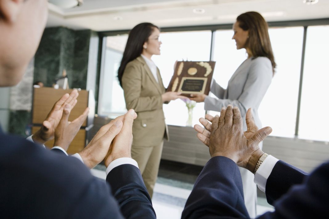 Empresa: 8 consejos para mejorar la comunicación interna 1 Vida.es ¿Por qué la comunicación es tan importante en el lugar de trabajo?