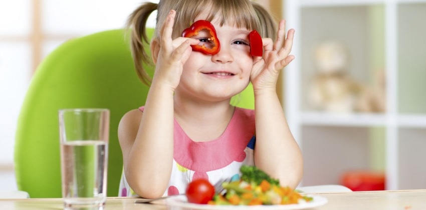 El Secreto para que tus Peques Adopten una Alimentación Saludable y Equilibrada 5 Vida.es Fomenta el consumo de agua y limita las bebidas azucaradas