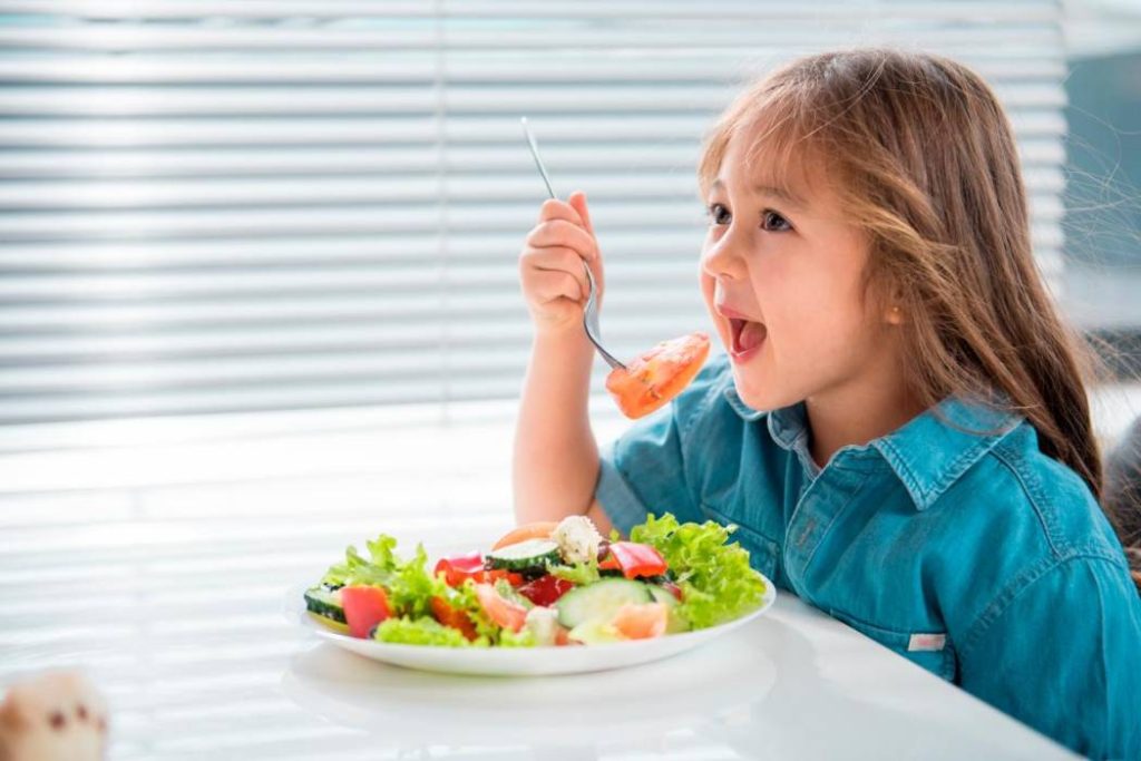 El Secreto para que tus Peques Adopten una Alimentación Saludable y Equilibrada 3 Vida.es Haz de los alimentos saludables una opción fácil y accesible
