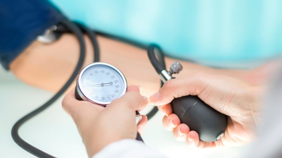 Luchando contra la hipertensión: Pasos simples que pueden salvar tu vida