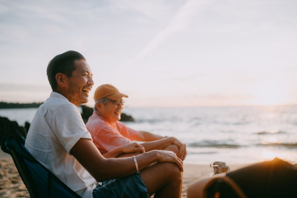 Longevidad sin Dietas ni Gimnasios: Descubre los Trucos de los Centenarios para una Vida Plena sin Restricciones 2 Vida.es La gestión del estrés y la importancia del descanso