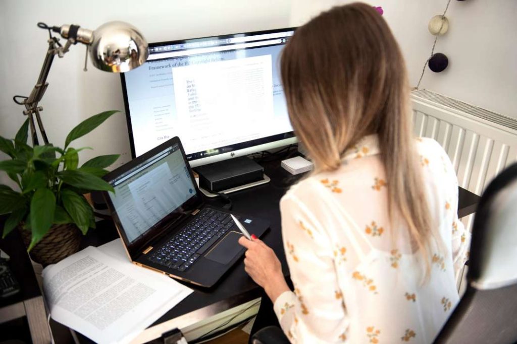 Vivir para Trabajar: Cómo el Exceso Laboral Desestabiliza tu Vida y las maneras de solucionarlo 2 Vida.es La importancia de la desconexión digital