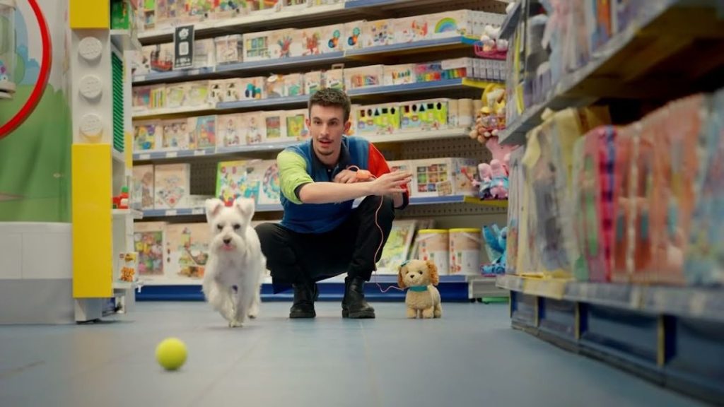 Los perros no son juguetes, o eso nos demuestra el original catálogo de Juguettos con animales abandonados 2 Vida.es El impacto del abandono animal en los perros